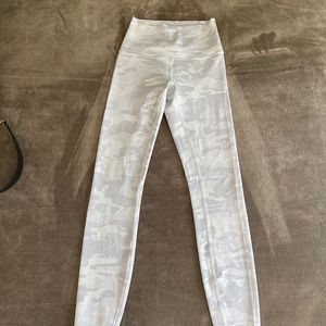 Lululemon 25in length size 2